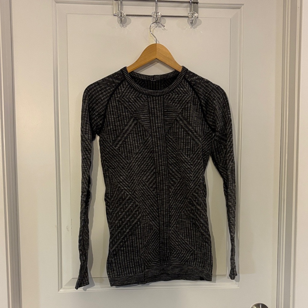 lululemon athletica Black Patterned Long Sleeve Top